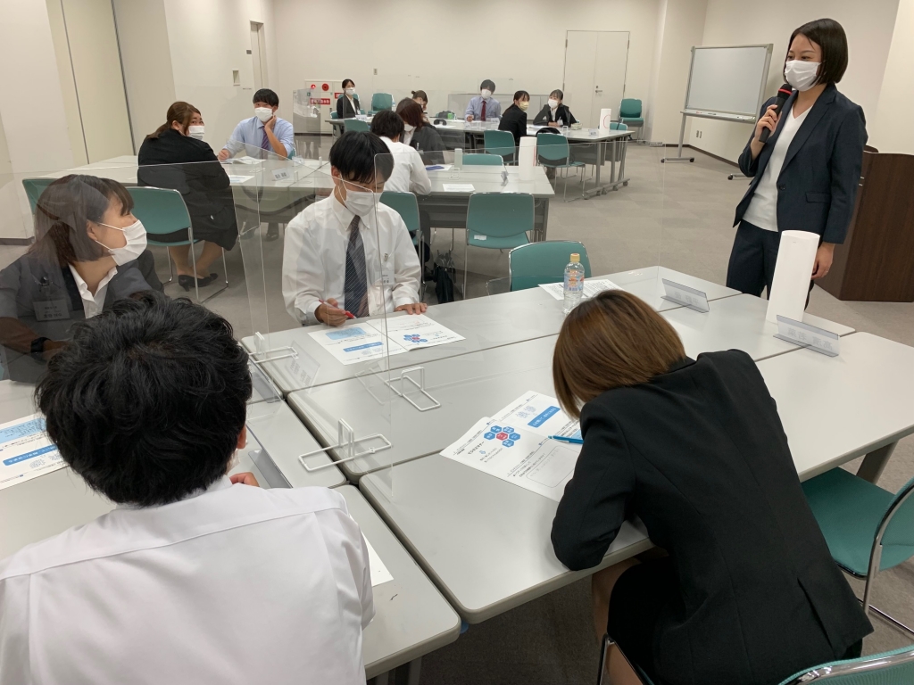 ビジネスマナーの再確認! お辞儀の角度は大丈夫?